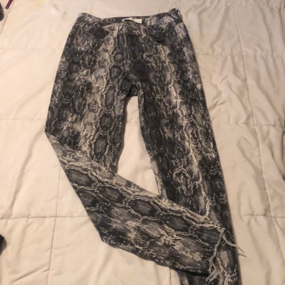 Zara Sneak print jeans
